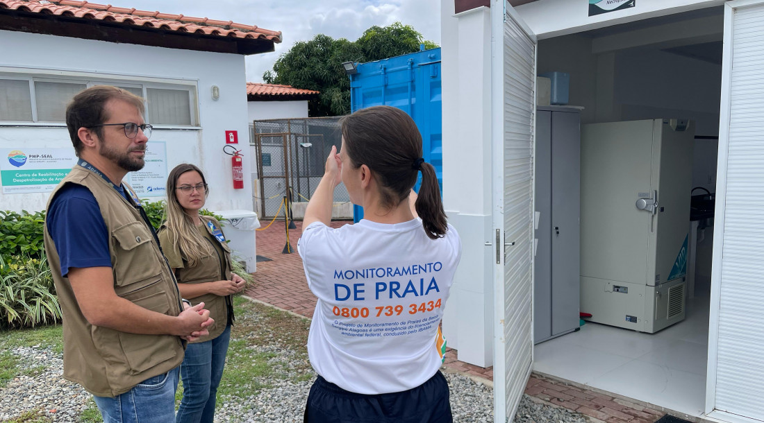 Adema visita Fundação Mamíferos Aquáticos para averiguar monitoramento de aves marinhas