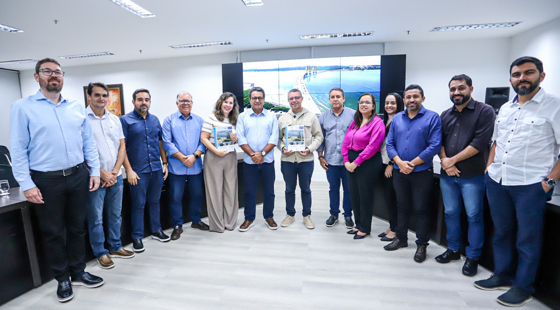 Adema participa da entrega do anteprojeto para avanço no processo da nova ponte Aracaju-Barra dos Coqueiros